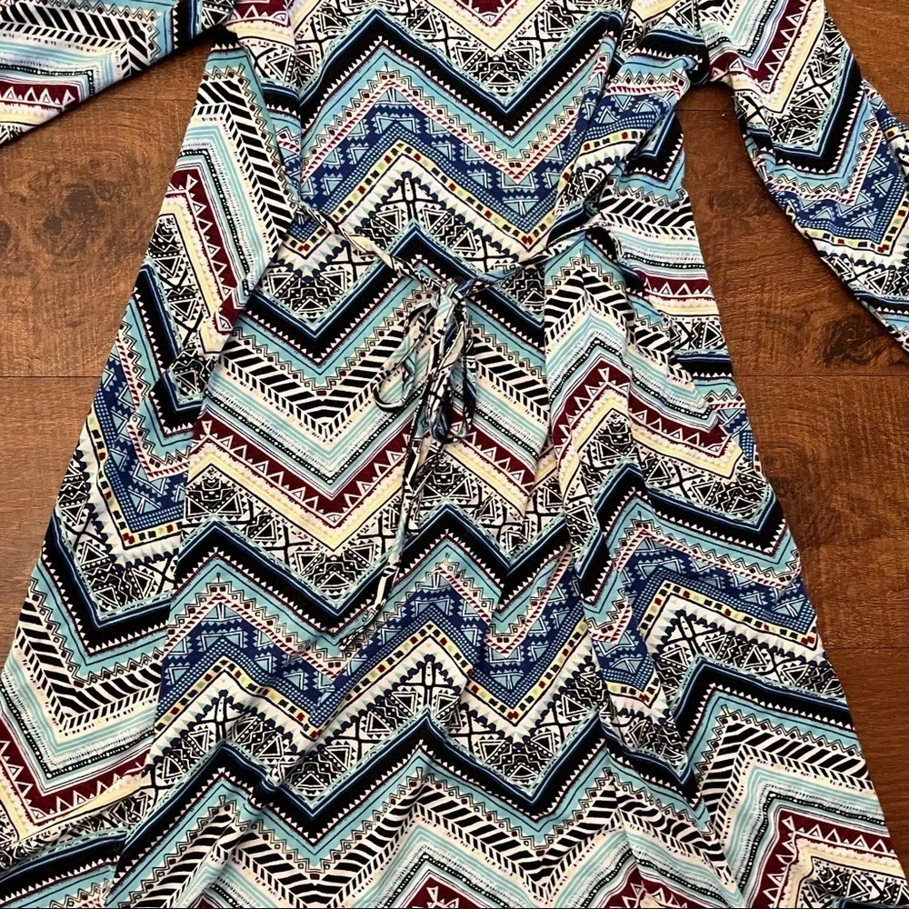 Justice girls cold shoulder dress Sz 12 chevron design stretchy tie in back